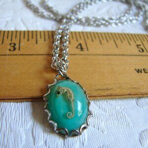 New Tiny Real Seahorse in Resin Pendant NECKLACE, 24" Silver Tone Rope Chain E90